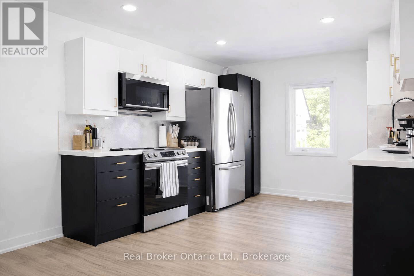 34 Church Street, Port Colborne, Ontario  L3K 2M4 - Photo 7 - X12940026