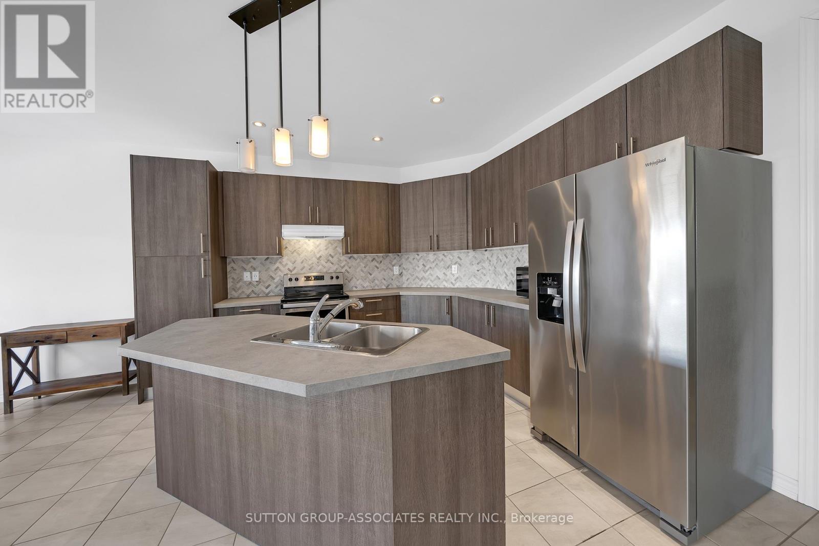 130 Lyle Drive, Clarington, Ontario  L1C 0V7 - Photo 12 - E12917580