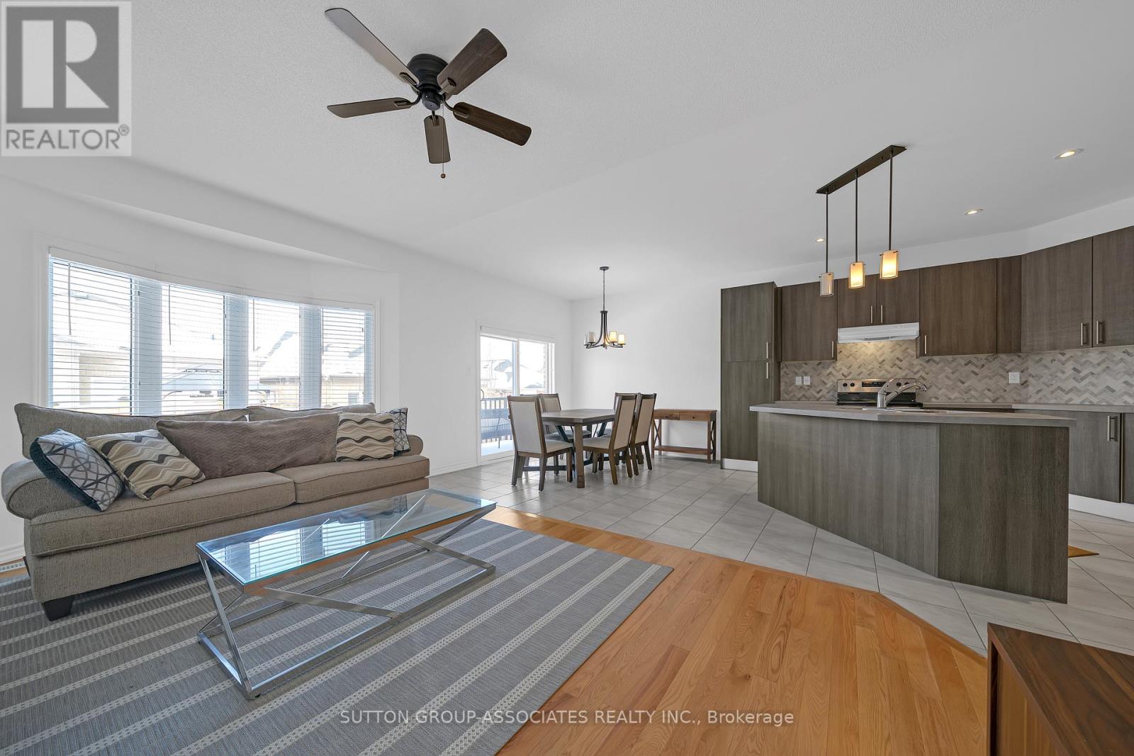 130 Lyle Drive, Clarington, Ontario  L1C 0V7 - Photo 2 - E12917580