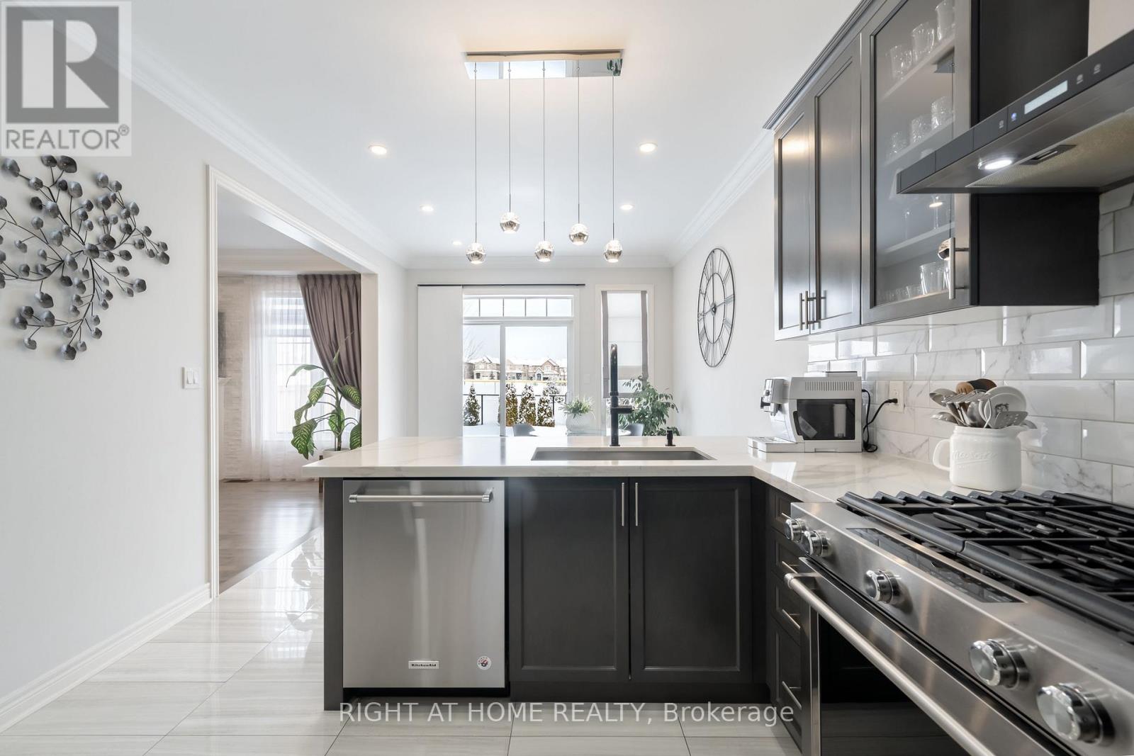 12 Tupling Street, Bradford West Gwillimbury, Ontario  L3Z 0W8 - Photo 16 - N12774272