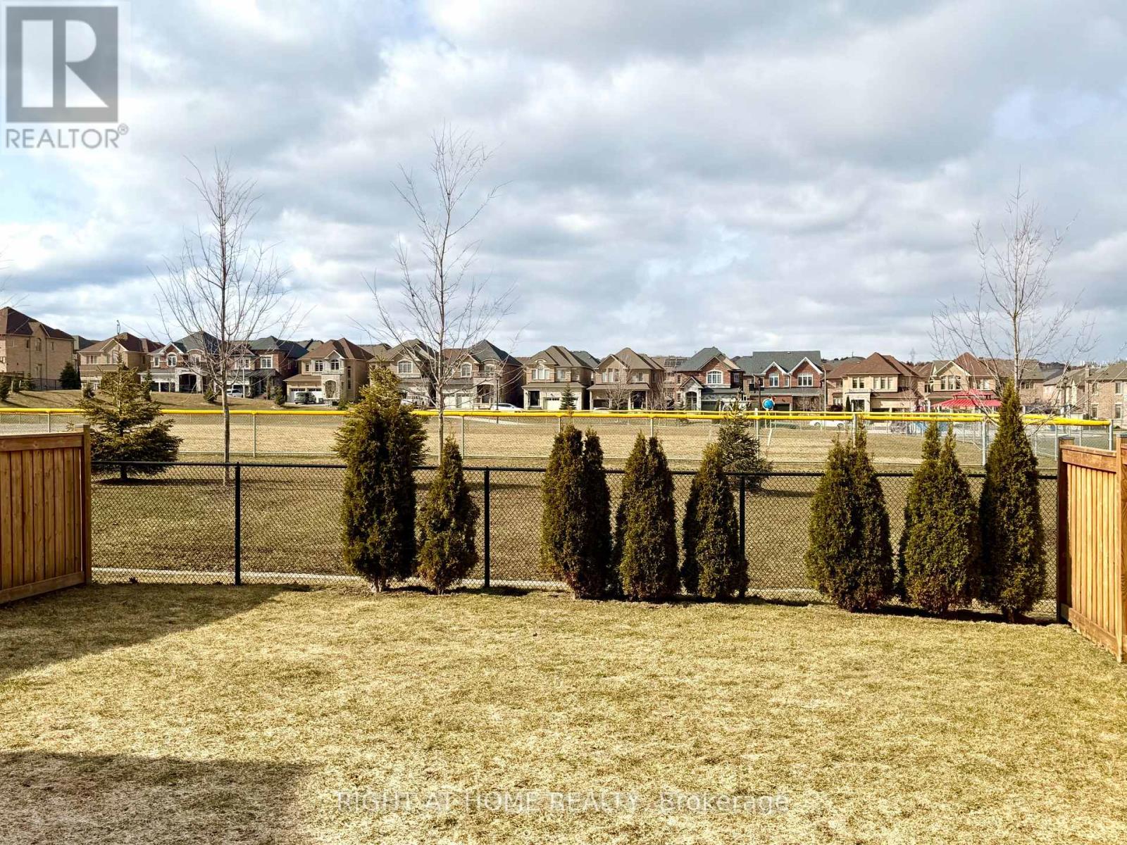 12 Tupling Street, Bradford West Gwillimbury, Ontario  L3Z 0W8 - Photo 3 - N12774272