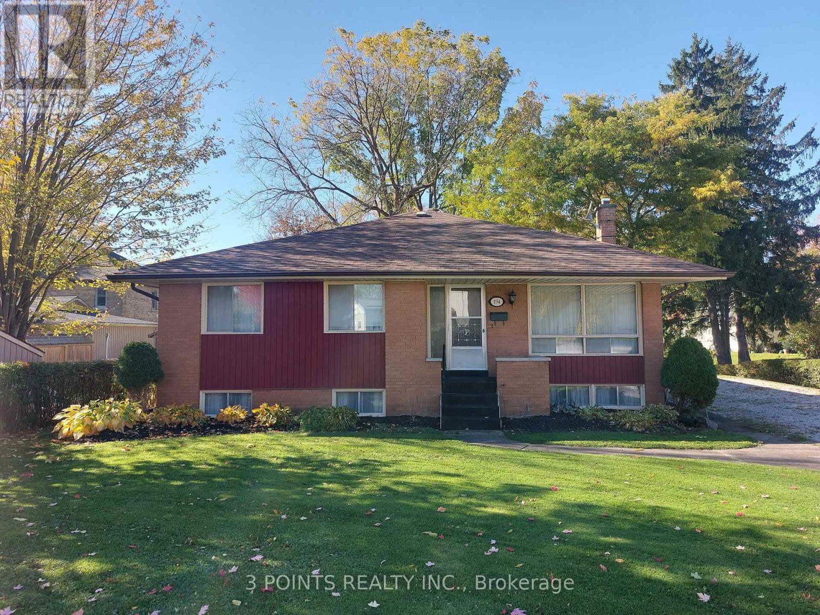 194 Peel Street S, St. Marys, Ontario  N4X 1B6 - Photo 2 - X12940152