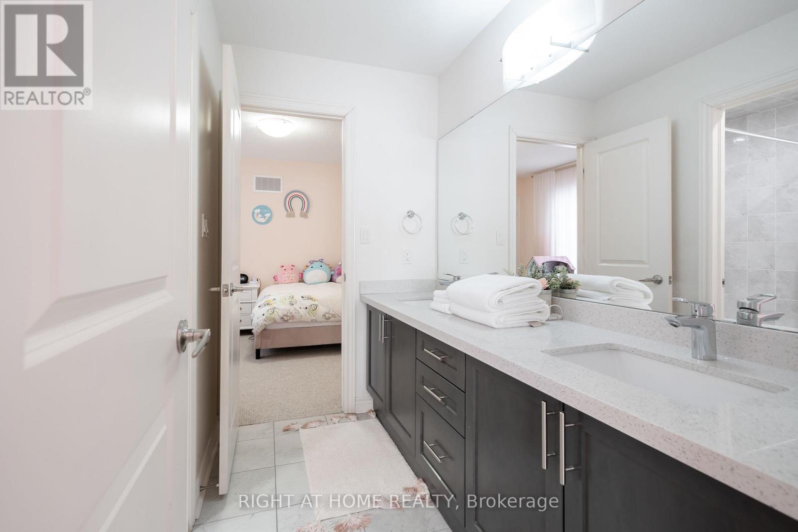 12 Tupling Street, Bradford West Gwillimbury, Ontario  L3Z 0W8 - Photo 44 - N12774272