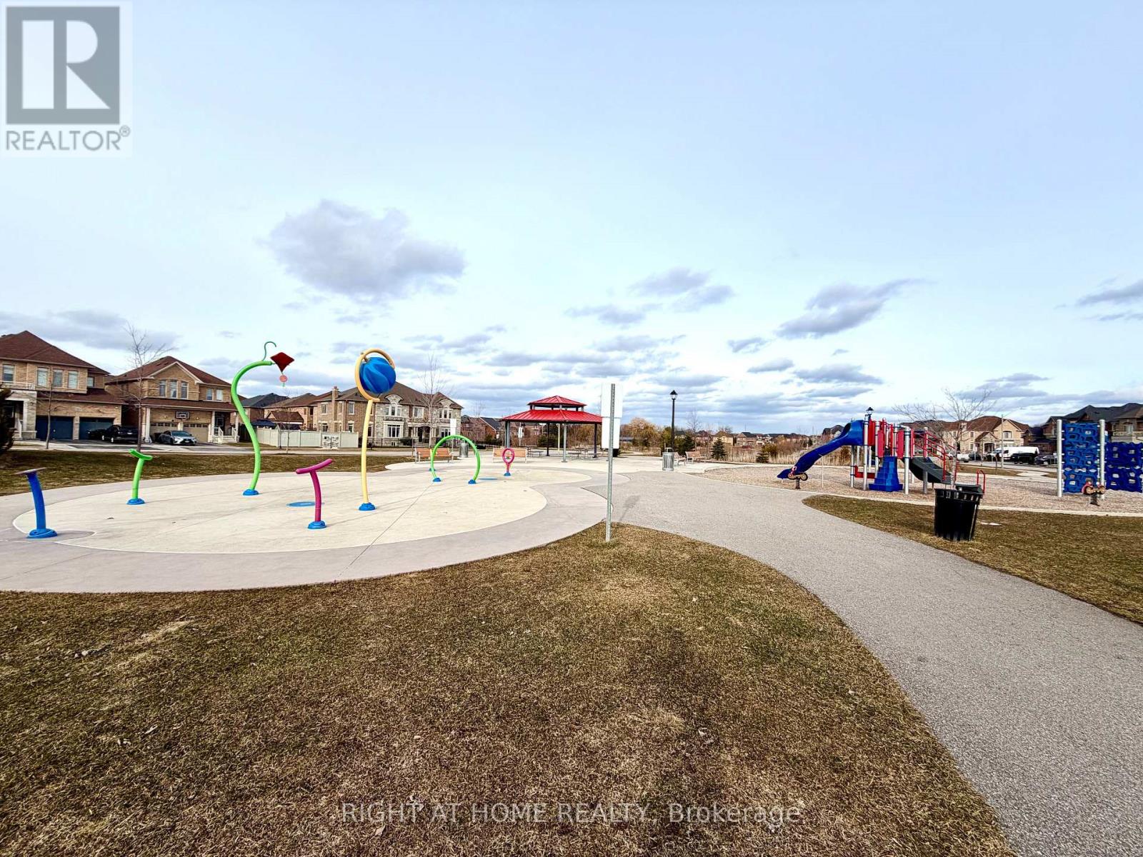 12 Tupling Street, Bradford West Gwillimbury, Ontario  L3Z 0W8 - Photo 4 - N12774272