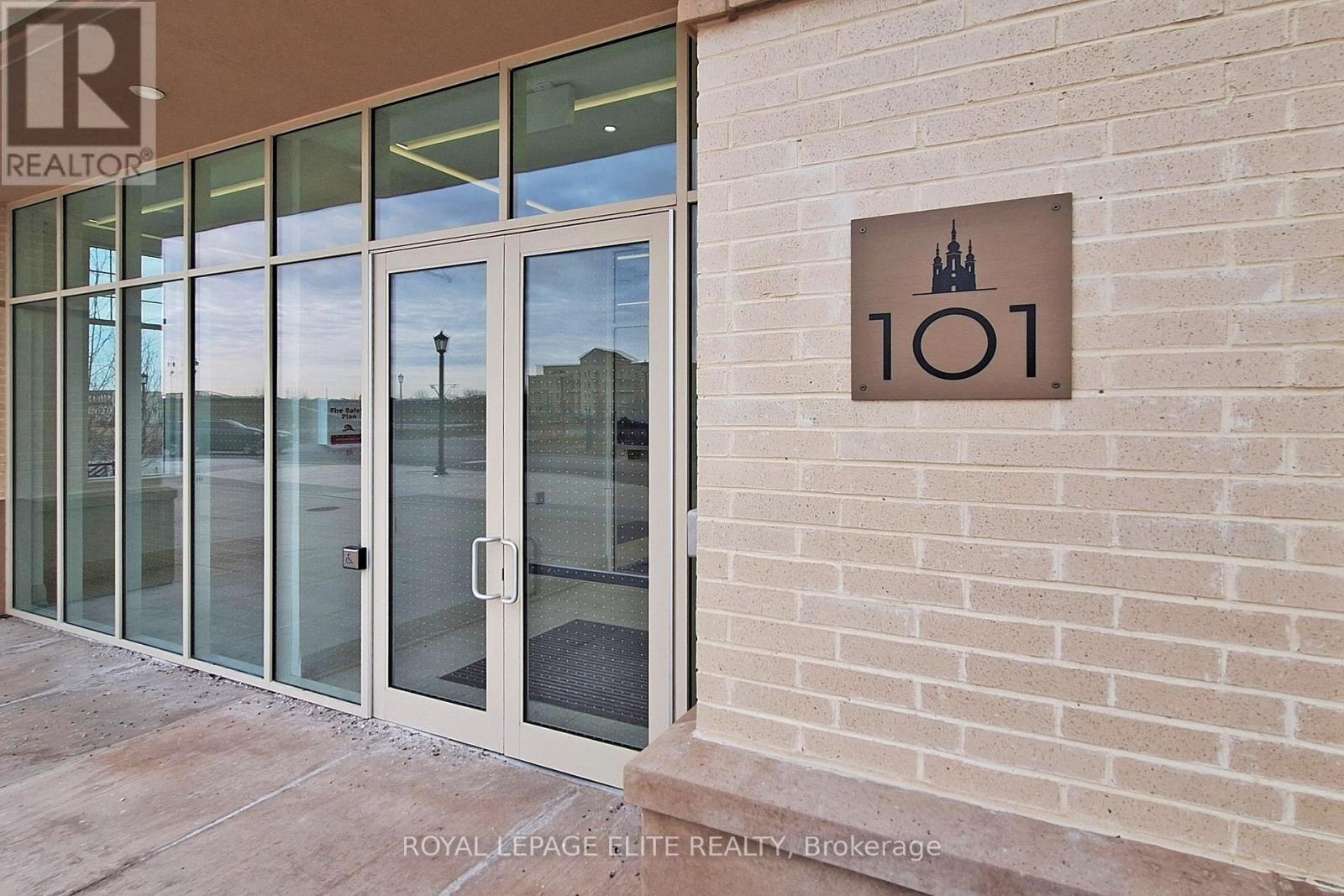 313 - 101 Cathedral High Street, Markham, Ontario  L6C 3L8 - Photo 9 - N12936620