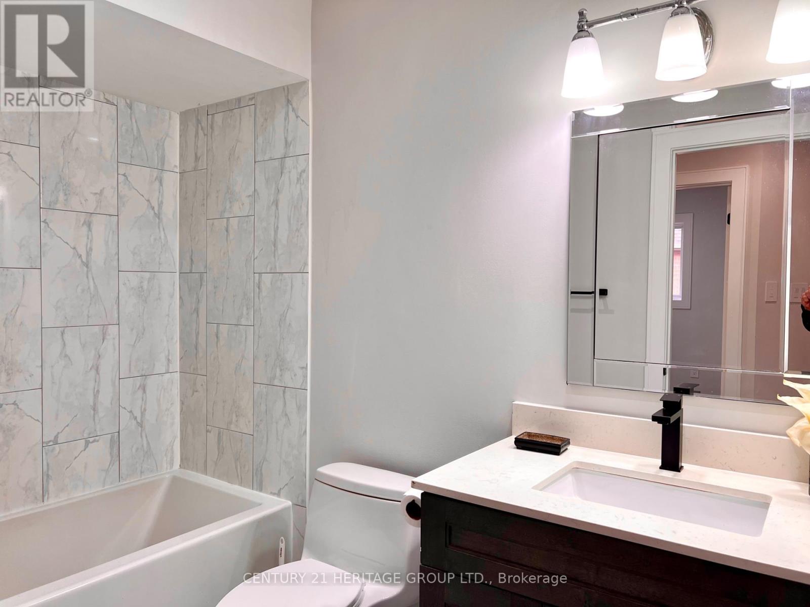 100 Woodroof Crescent, Aurora, Ontario  L4G 7H3 - Photo 17 - N12939592