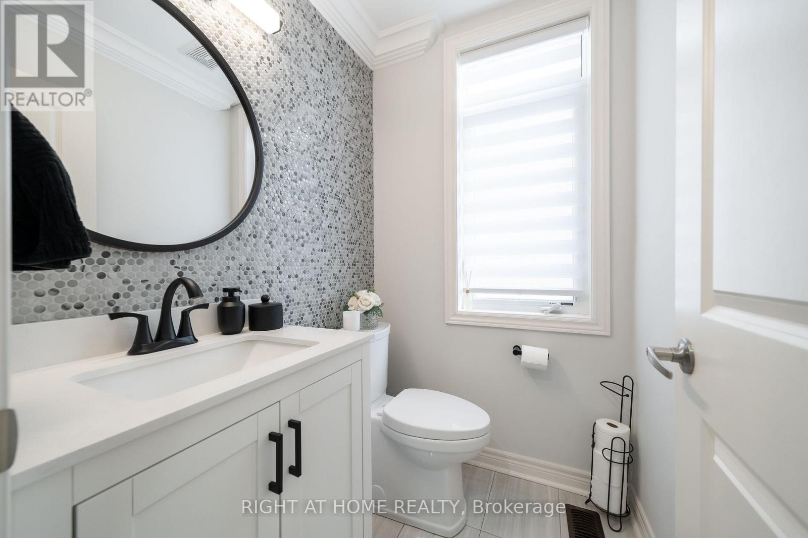 12 Tupling Street, Bradford West Gwillimbury, Ontario  L3Z 0W8 - Photo 9 - N12774272