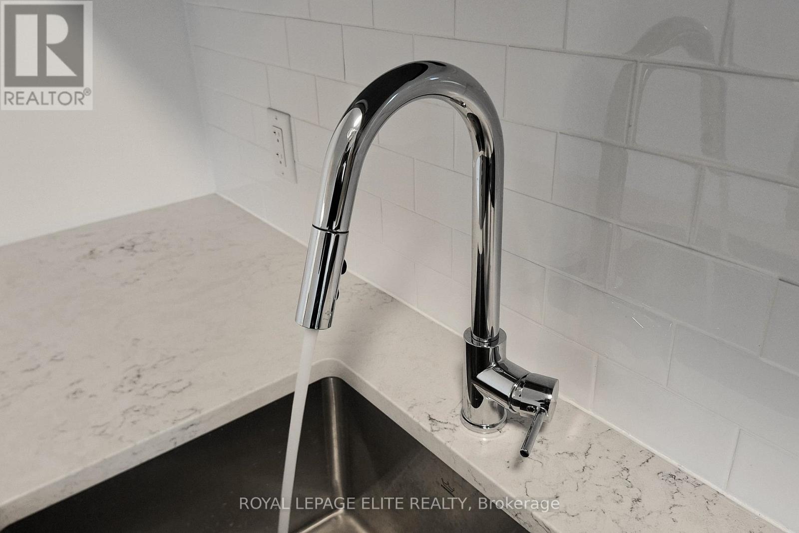 313 - 101 Cathedral High Street, Markham, Ontario  L6C 3L8 - Photo 21 - N12936620