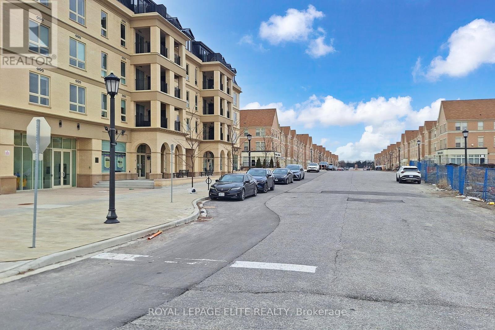 313 - 101 Cathedral High Street, Markham, Ontario  L6C 3L8 - Photo 7 - N12936620