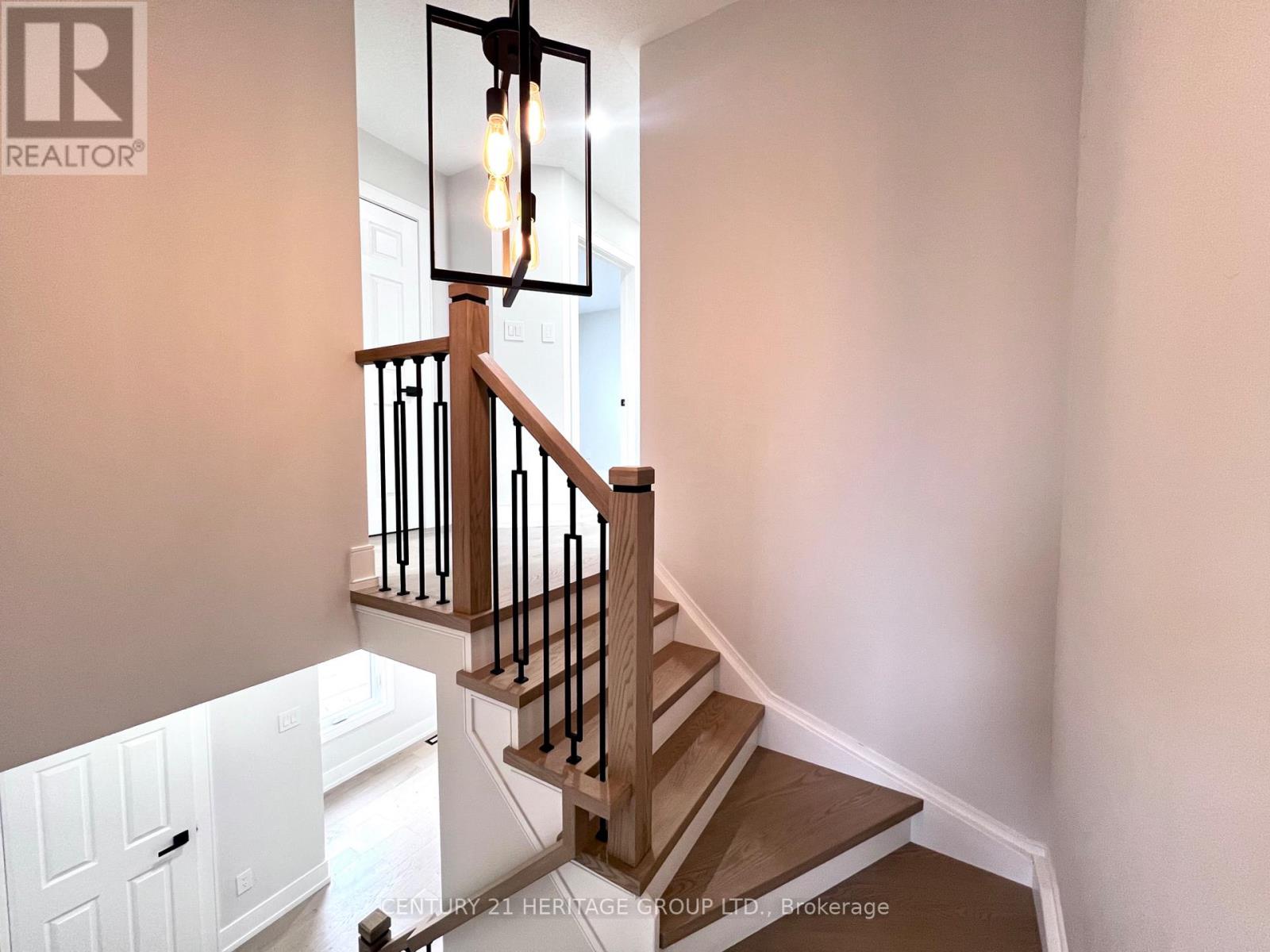 100 Woodroof Crescent, Aurora, Ontario  L4G 7H3 - Photo 11 - N12939592