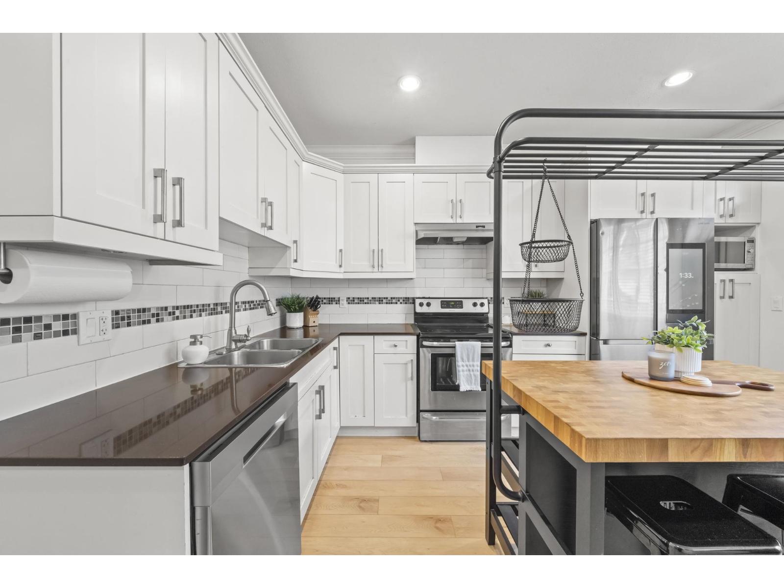 12 15399 Guildford Drive, Surrey, British Columbia  V3R 7C6 - Photo 11 - R3105312