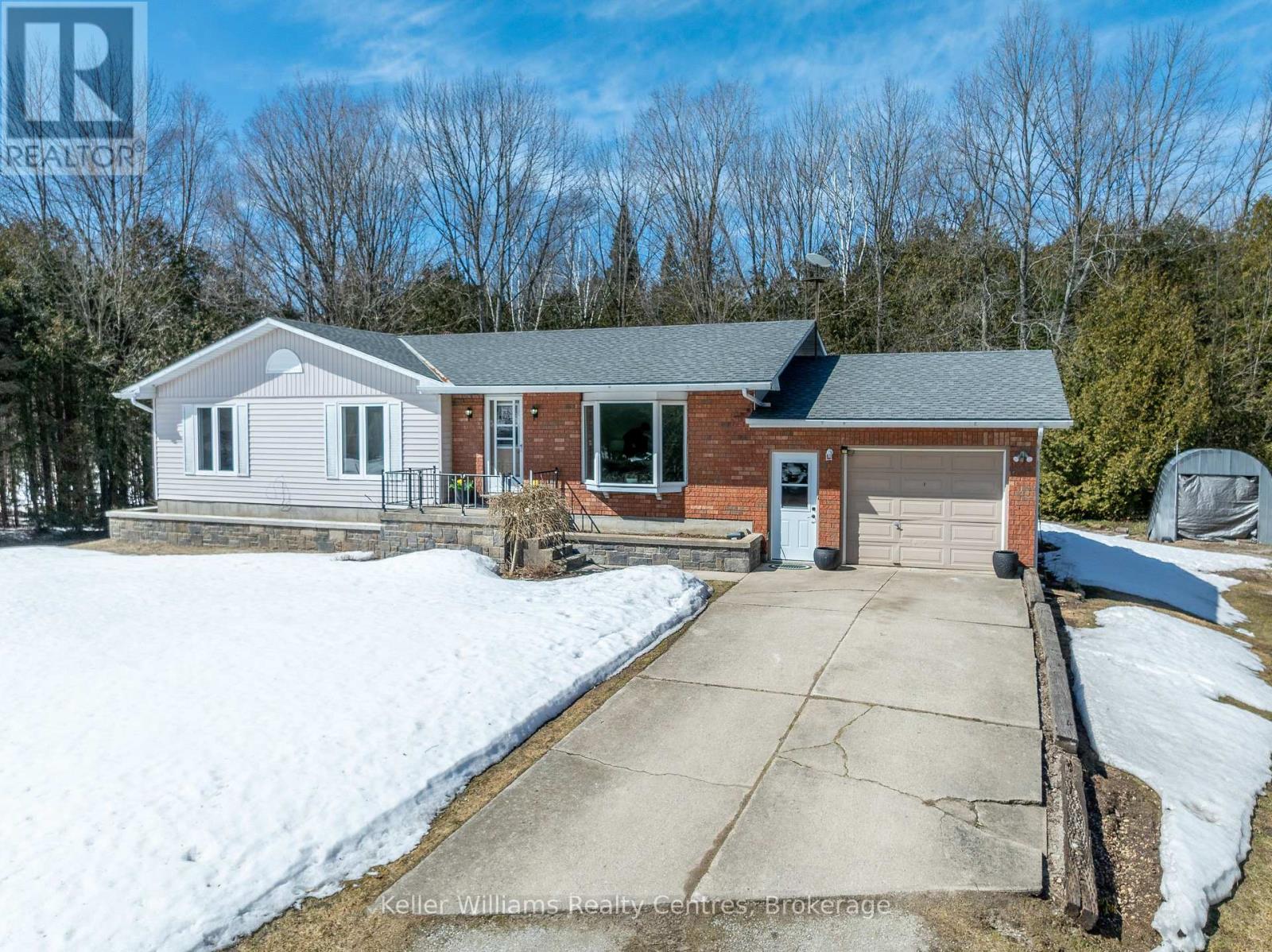 361063 Concession 16, Georgian Bluffs, Ontario  N0H 2T0 - Photo 2 - X12940032