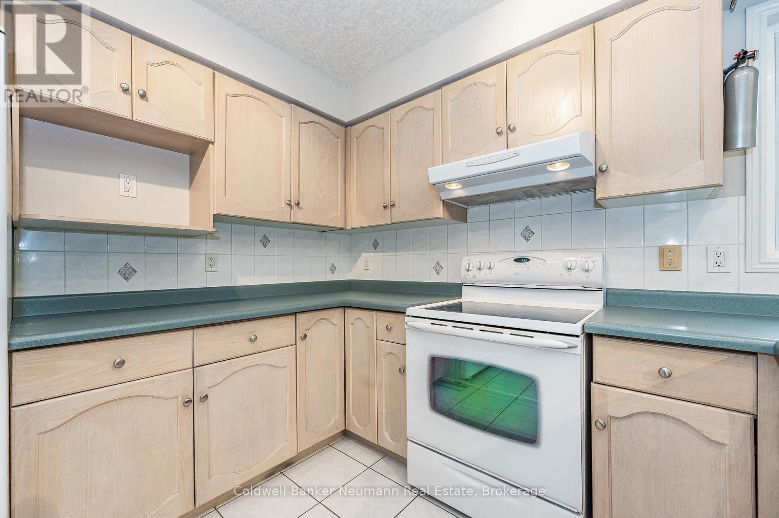 Upper - 18 Whittaker Court, Guelph, Ontario  N1C 1G1 - Photo 13 - X12940086