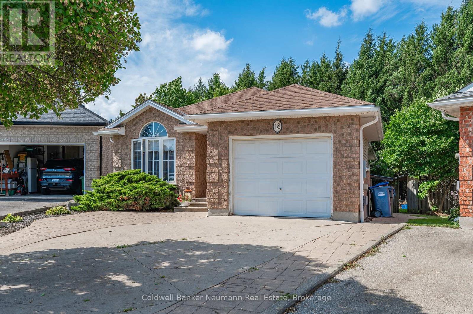 Upper - 18 Whittaker Court, Guelph, Ontario  N1C 1G1 - Photo 3 - X12940086