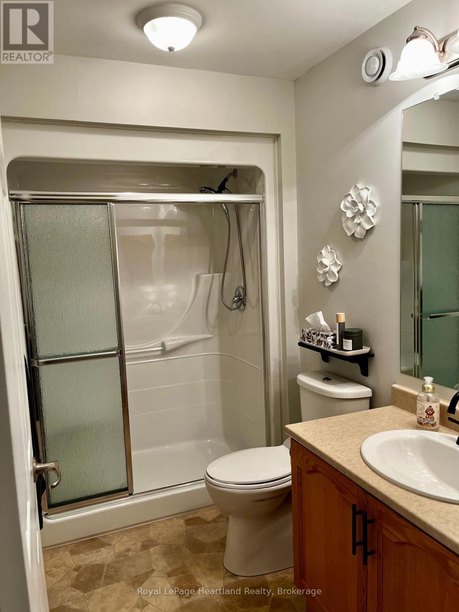 459 Richard Crescent, Strathroy-Caradoc, Ontario  N7G 3P4 - Photo 9 - X12940116