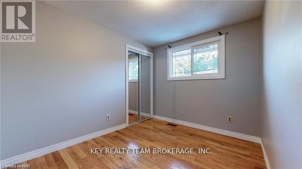 10 Hill Park Lane, St. Catharines, Ontario  L2N 1C6 - Photo 7 - X12940038