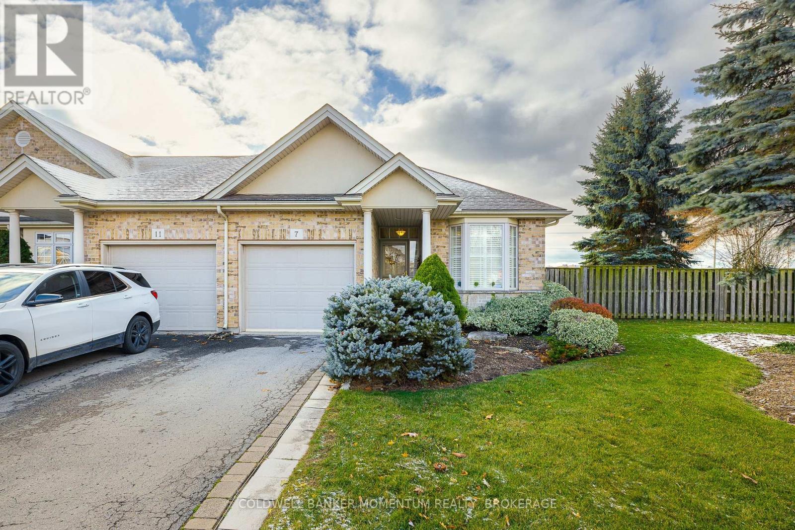 7 Willowlanding Court, Welland, Ontario  L3C 7L7 - Photo 2 - X12940046