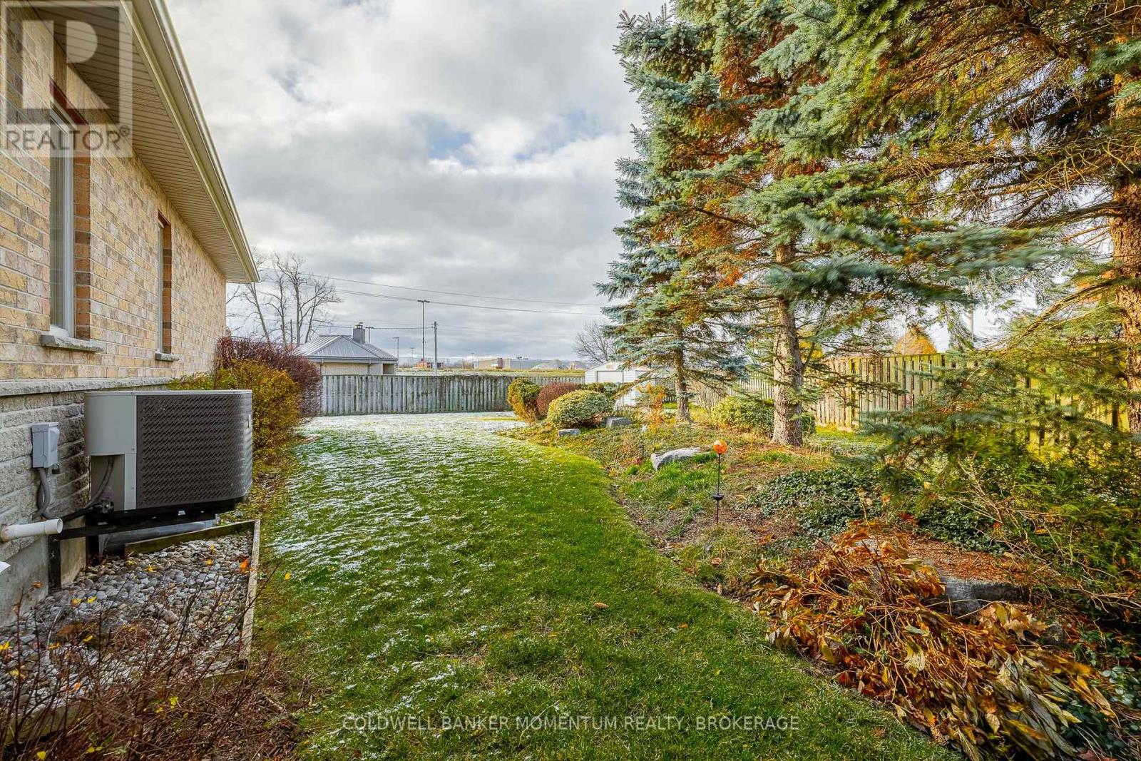 7 Willowlanding Court, Welland, Ontario  L3C 7L7 - Photo 37 - X12940046