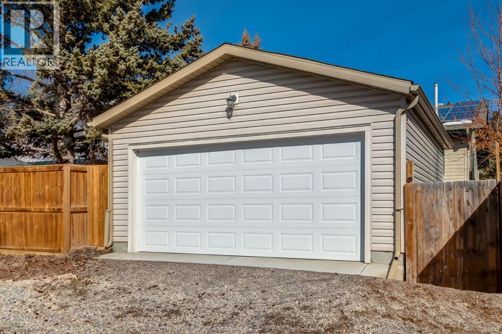 3 Woodglen Crescent Sw, Calgary, Alberta T2W 4L1 - Photo 29 - A2296395