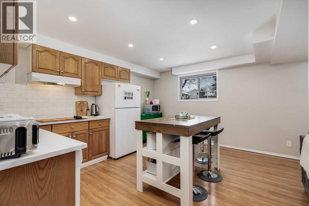 6 West Aarsby Road, Cochrane, Alberta  T4C 1M4 - Photo 15 - A2297276