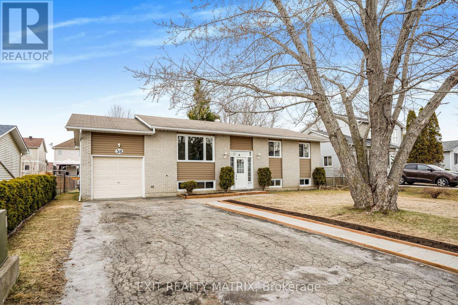 58 Castlebeau Street, Russell, Ontario  K0A 1W0 - Photo 1 - X12939948