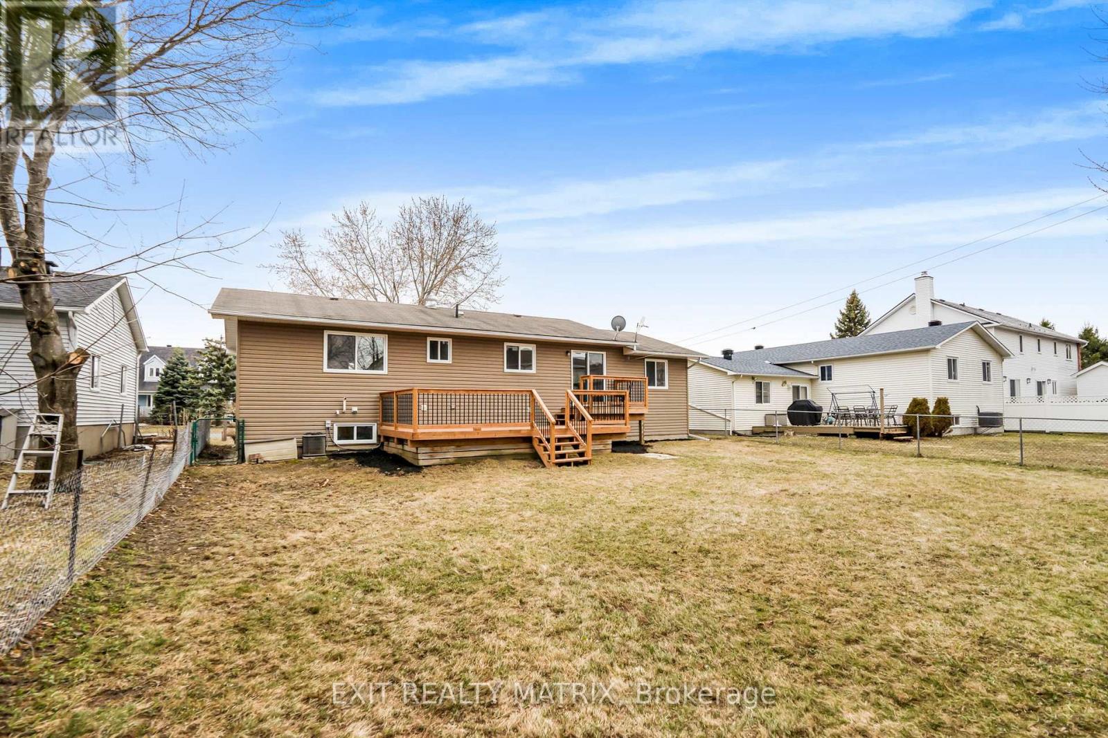 58 Castlebeau Street, Russell, Ontario  K0A 1W0 - Photo 29 - X12939948