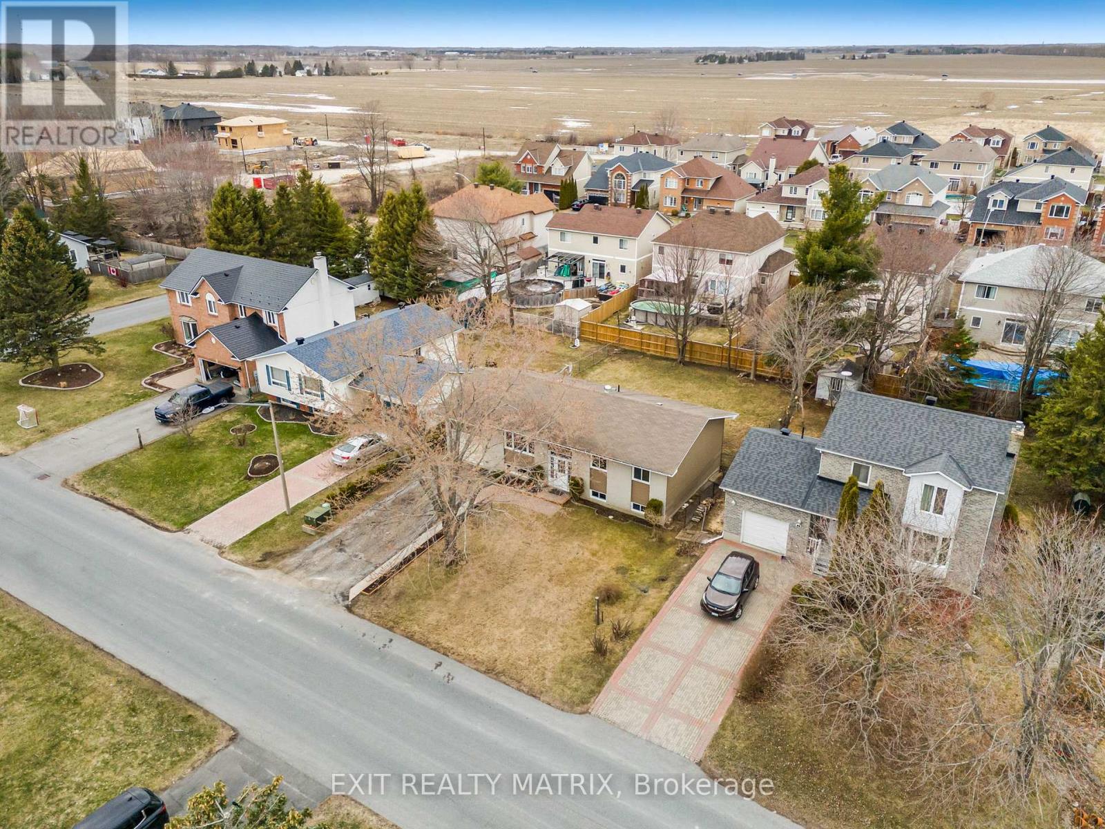 58 Castlebeau Street, Russell, Ontario  K0A 1W0 - Photo 31 - X12939948