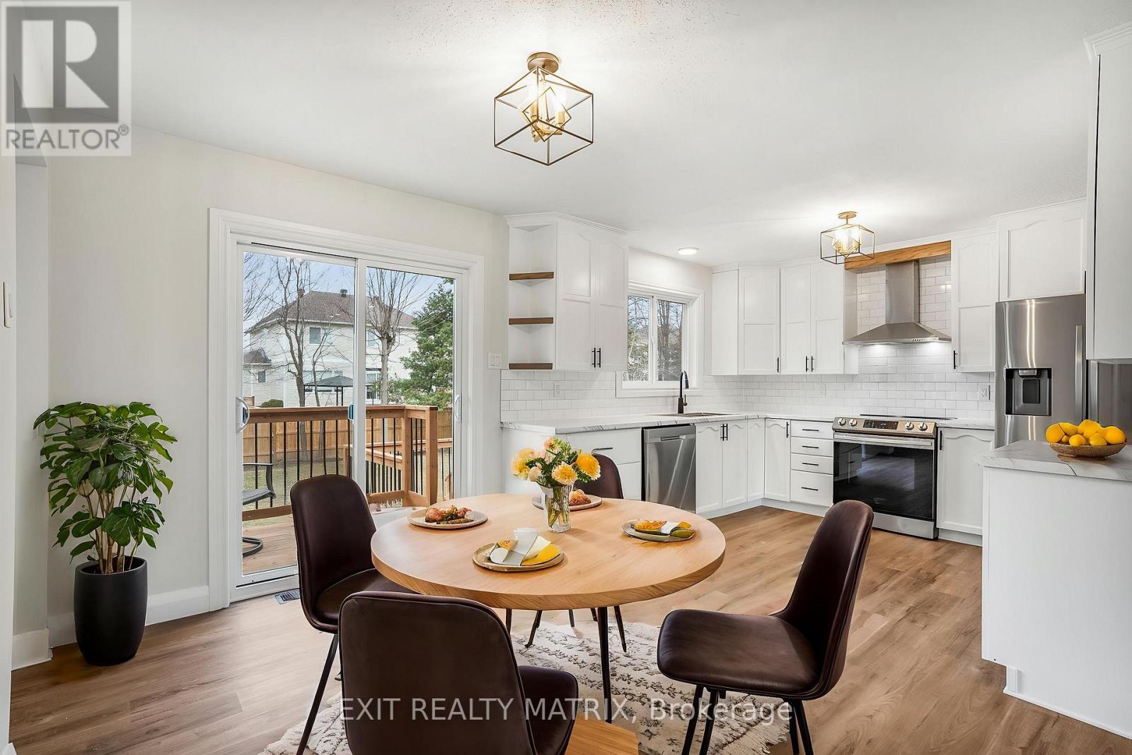 58 Castlebeau Street, Russell, Ontario  K0A 1W0 - Photo 7 - X12939948