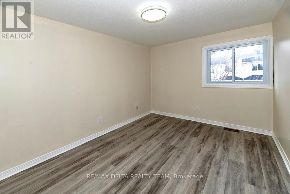 137 Bridlewood Drive S, Ottawa, Ontario  K2M 2G6 - Photo 22 - X12939968
