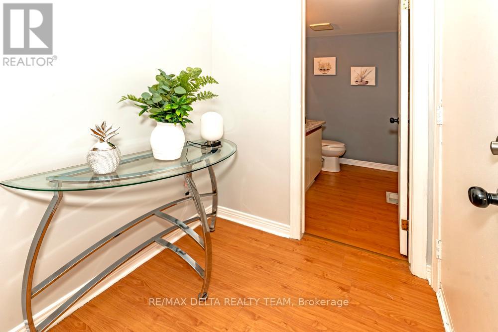 137 Bridlewood Drive S, Ottawa, Ontario  K2M 2G6 - Photo 6 - X12939968