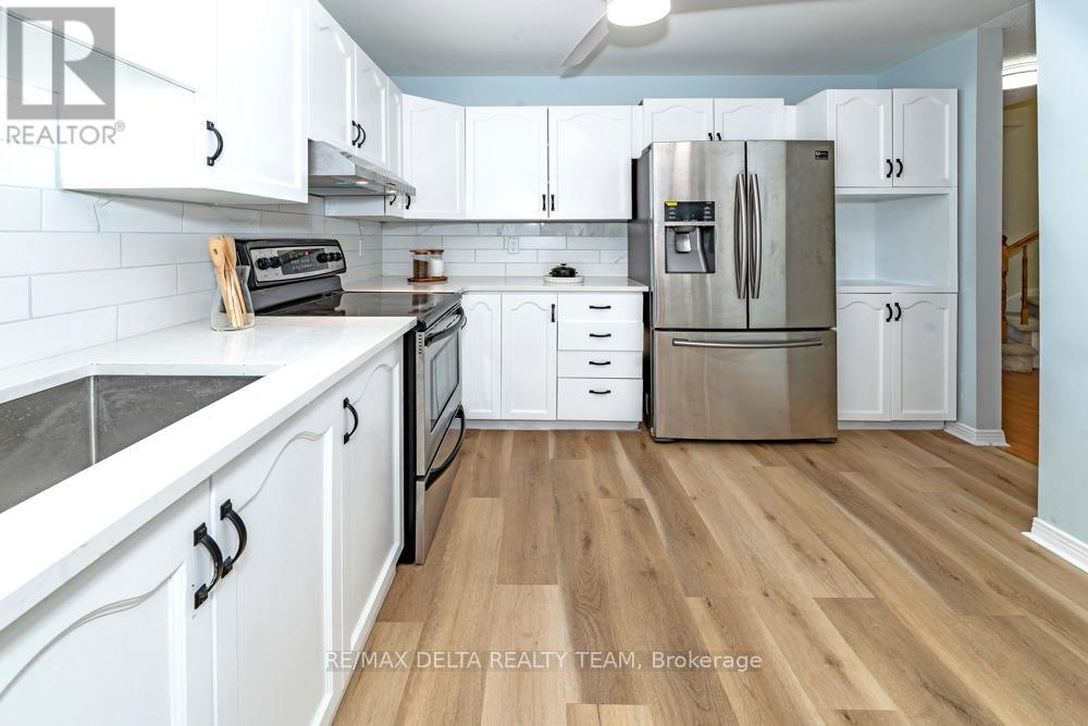 137 Bridlewood Drive S, Ottawa, Ontario  K2M 2G6 - Photo 8 - X12939968