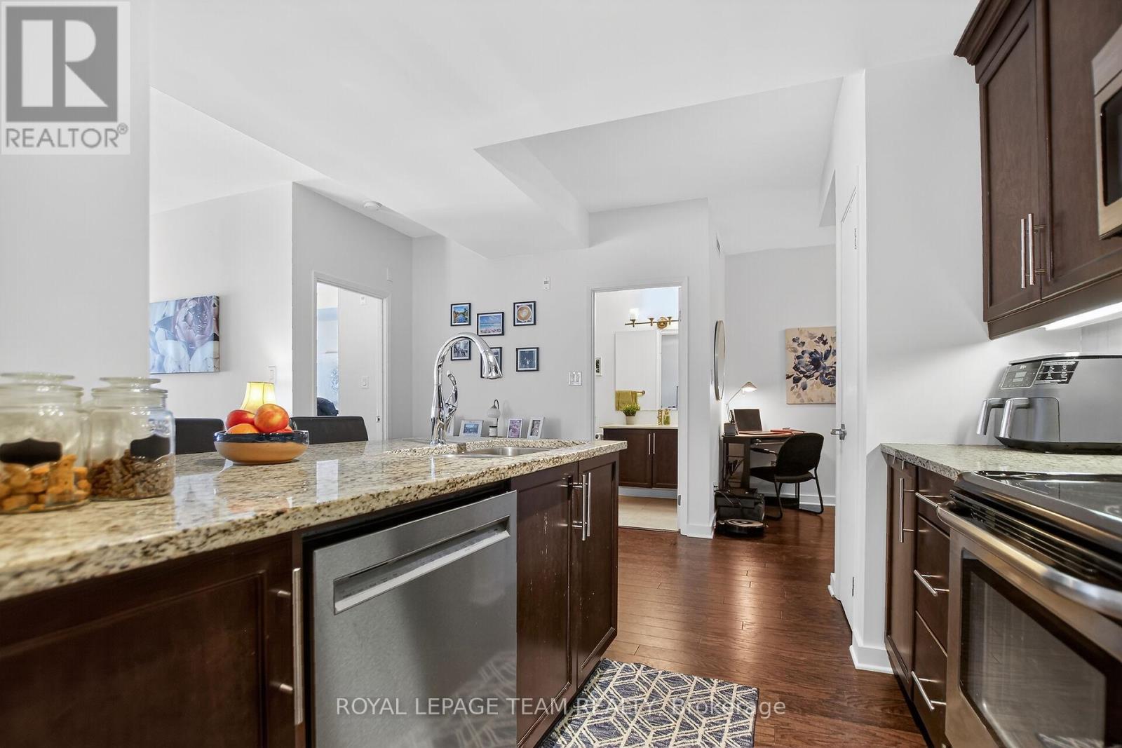 204 - 310 Centrum Boulevard, Ottawa, Ontario  K1E 0A3 - Photo 11 - X12940042