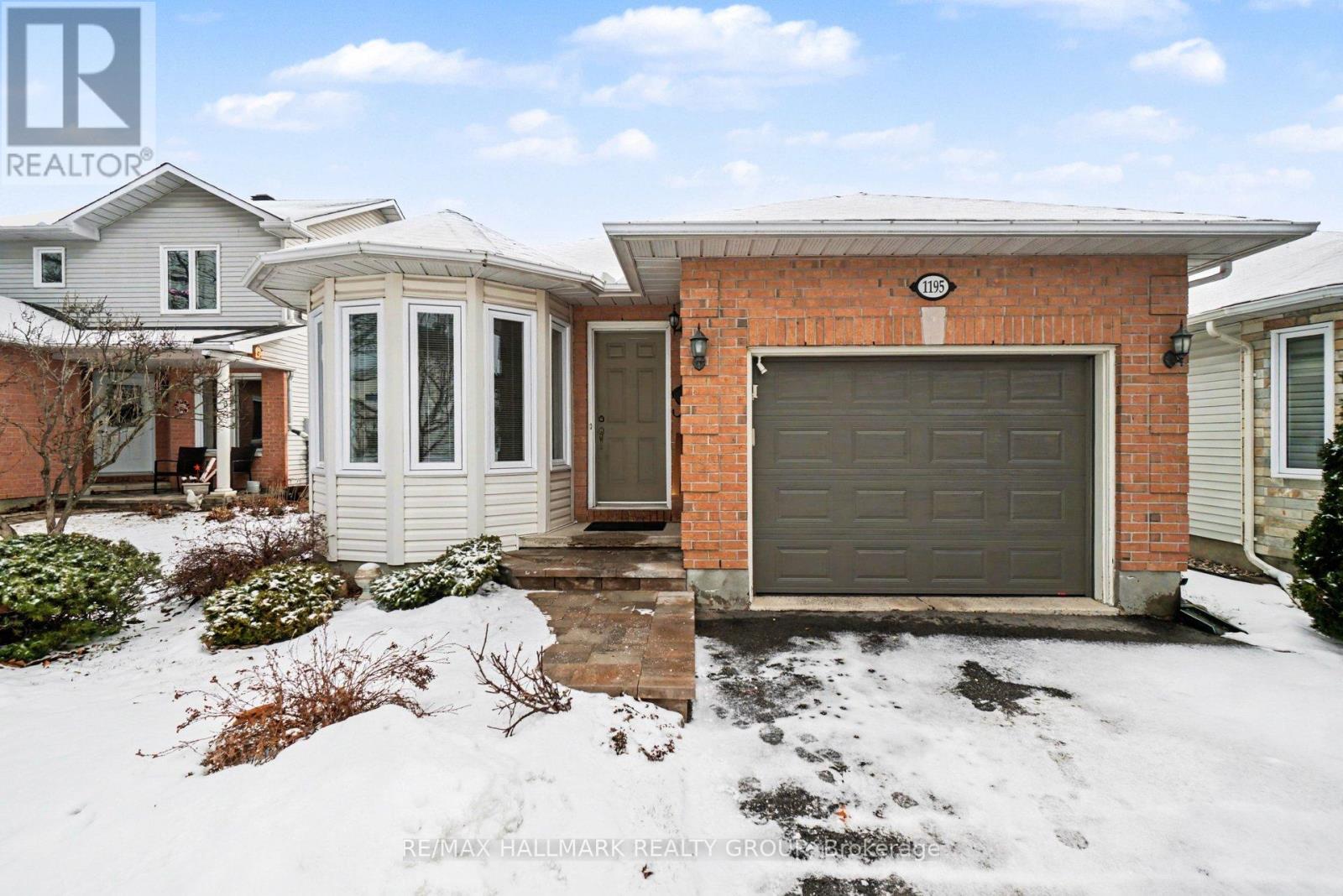 1195 Whiterock Street, Ottawa, Ontario  K1J 1B2 - Photo 2 - X12940052