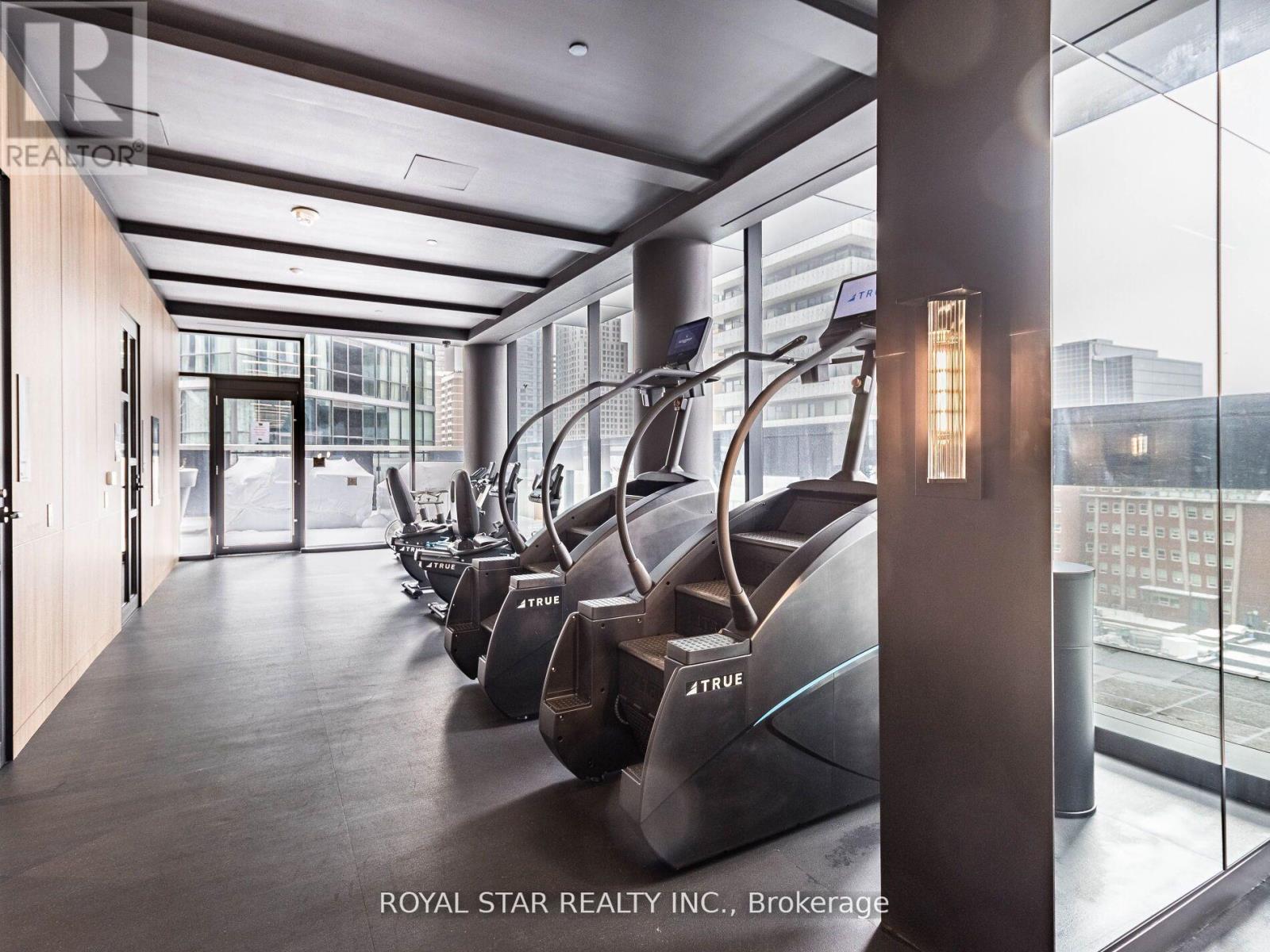 1305 - 55 Charles Street E, Toronto, Ontario  M4Y 0J1 - Photo 8 - C12939912