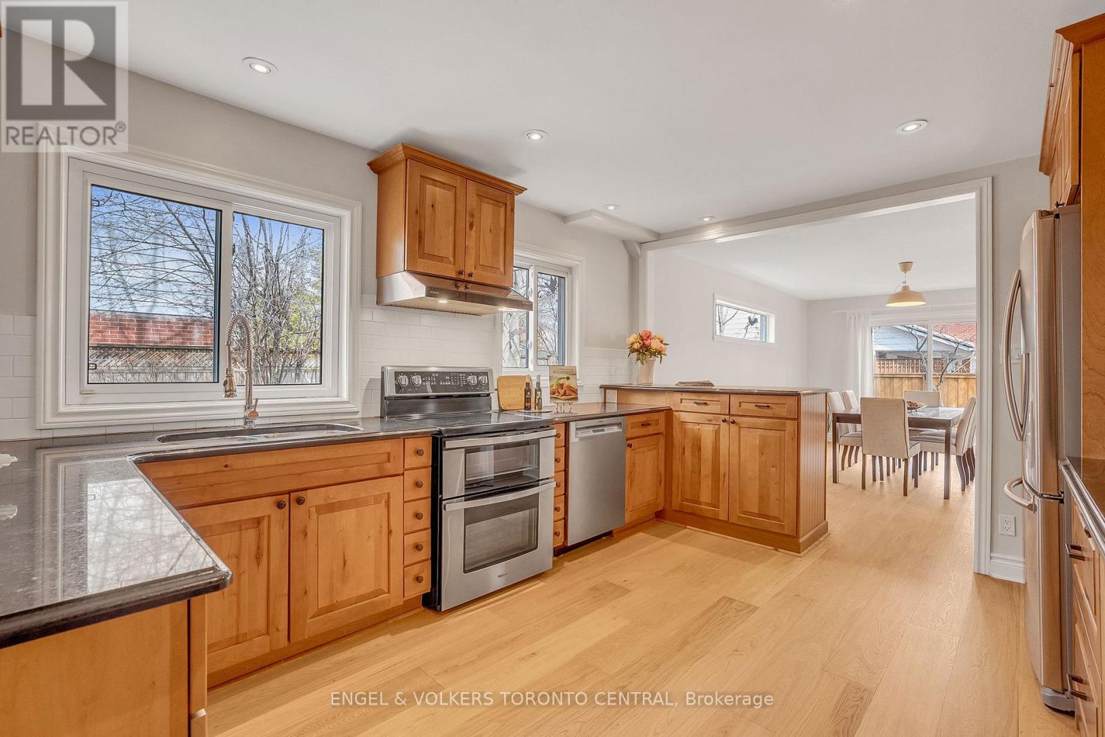 33 Avonwick Gate, Toronto, Ontario  M2A 2M7 - Photo 17 - C12939914