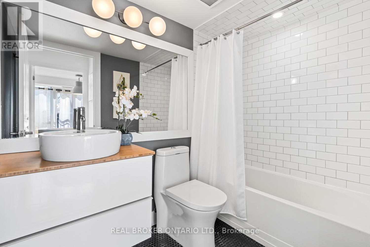 204 - 308 Palmerston Avenue, Toronto, Ontario  M6J 3X9 - Photo 19 - C12939920