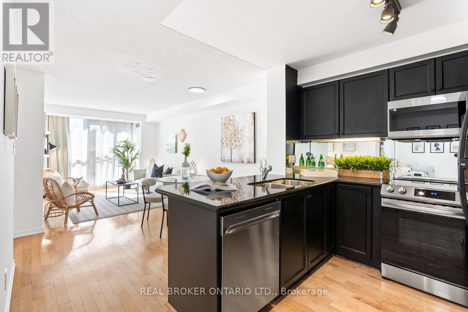 204 - 308 Palmerston Avenue, Toronto, Ontario  M6J 3X9 - Photo 3 - C12939920