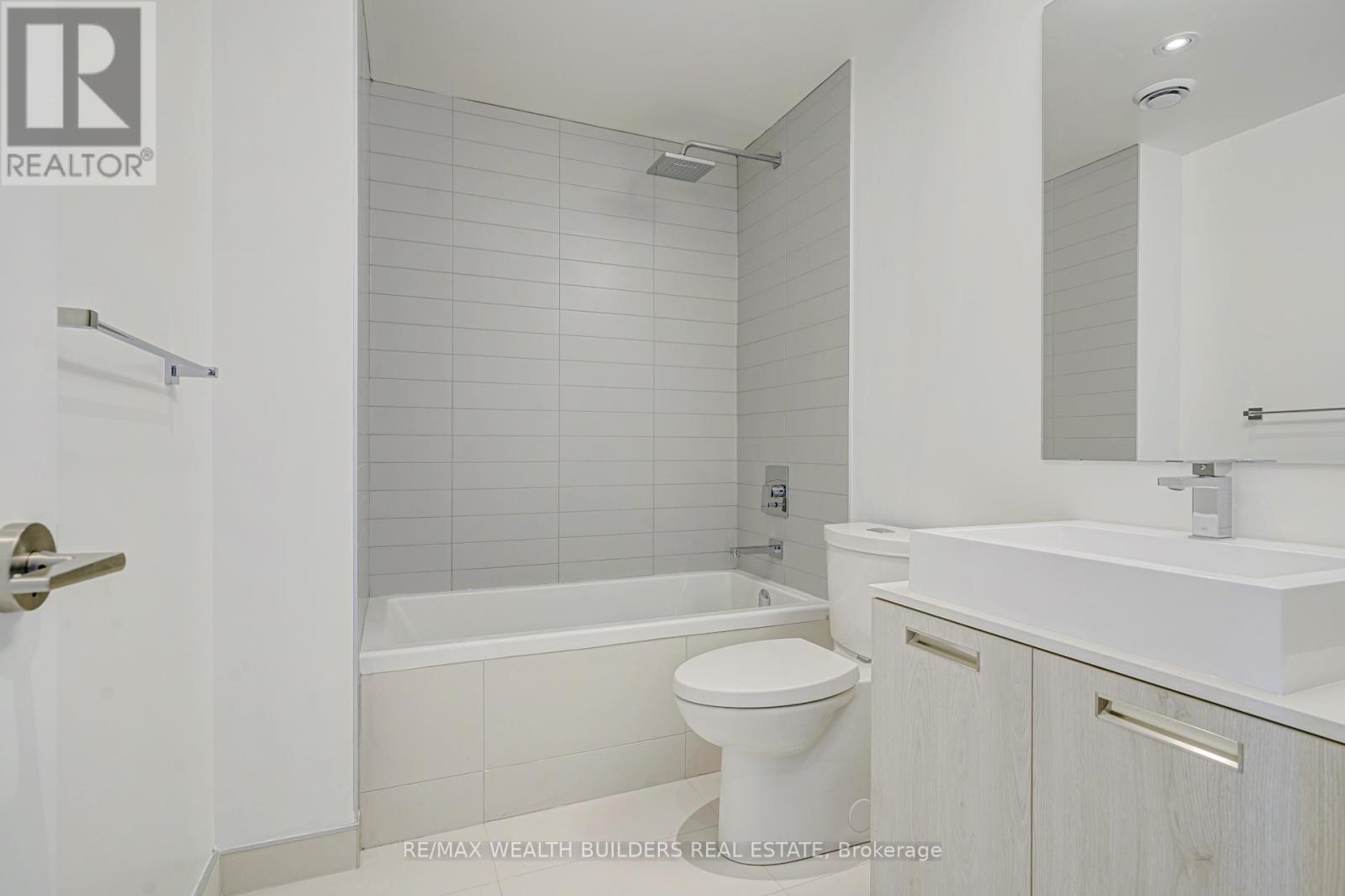 2406 - 2a Church Street, Toronto, Ontario  M5E 0E1 - Photo 17 - C12939928