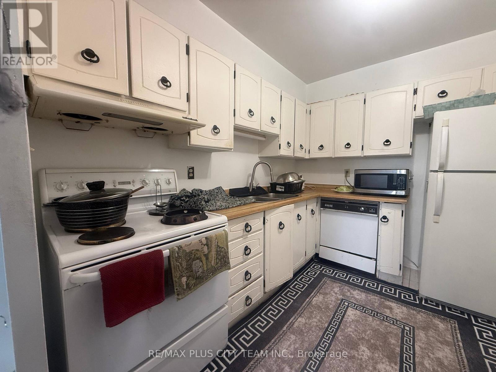 909 - 10 Edgecliff Golfway, Toronto, Ontario  M3C 3A3 - Photo 10 - C12939958