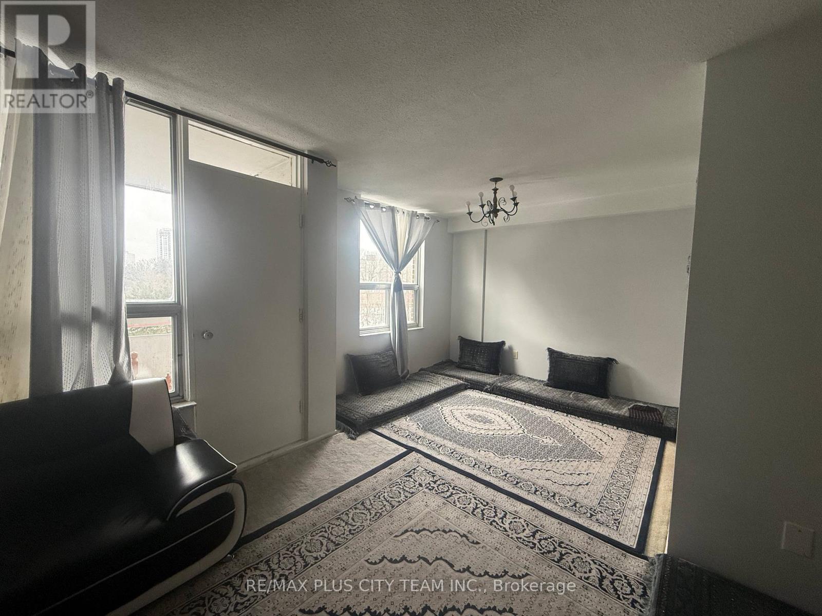 909 - 10 Edgecliff Golfway, Toronto, Ontario  M3C 3A3 - Photo 3 - C12939958