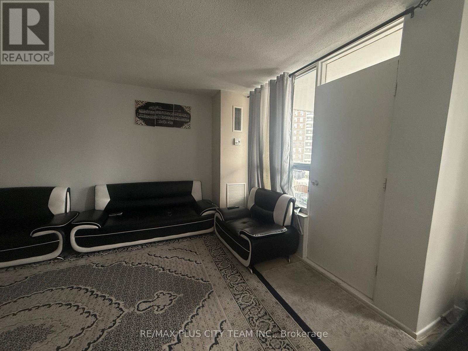 909 - 10 Edgecliff Golfway, Toronto, Ontario  M3C 3A3 - Photo 6 - C12939958