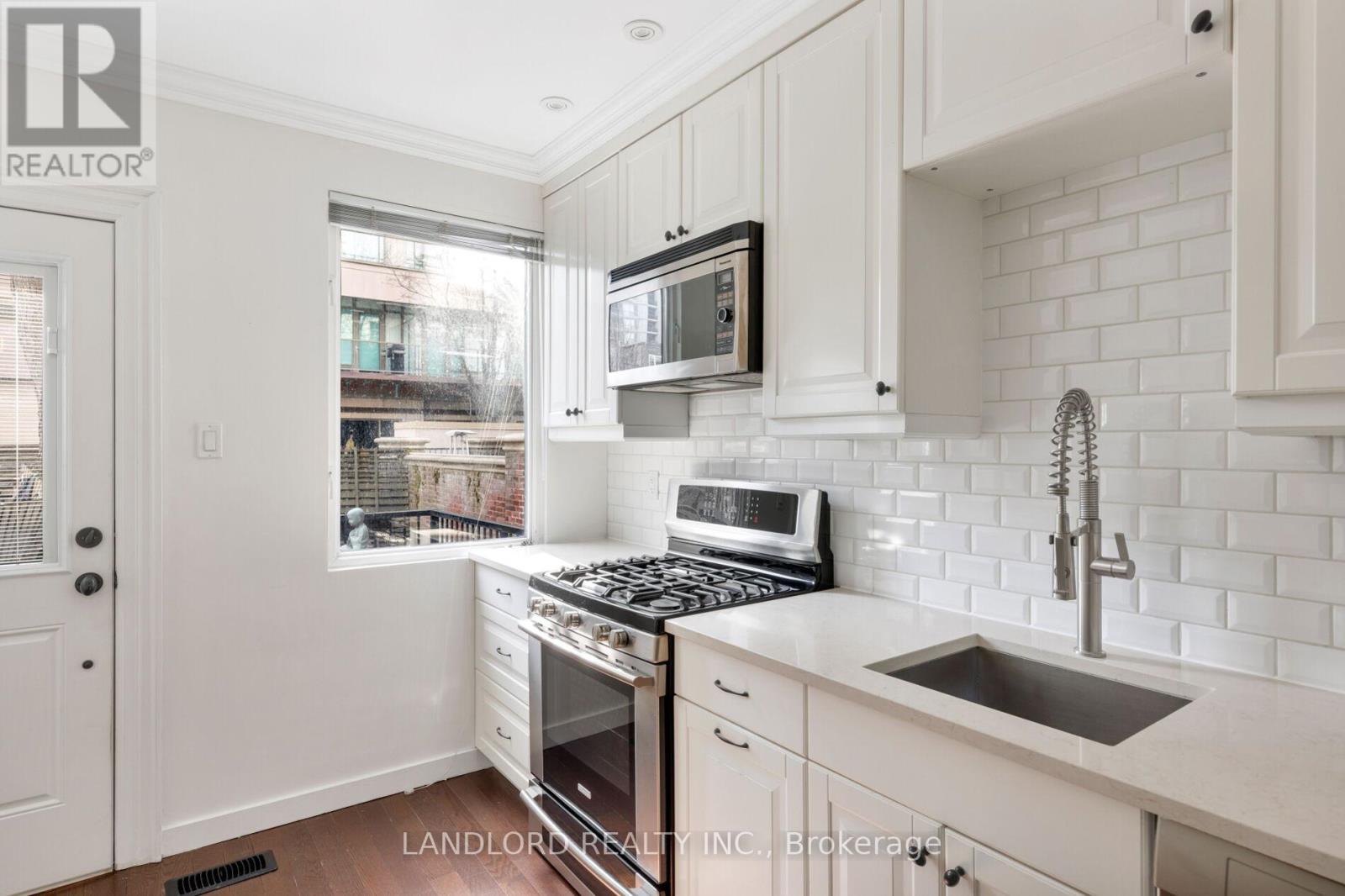 107a Scollard Street, Toronto, Ontario  M5R 1G4 - Photo 17 - C12940058