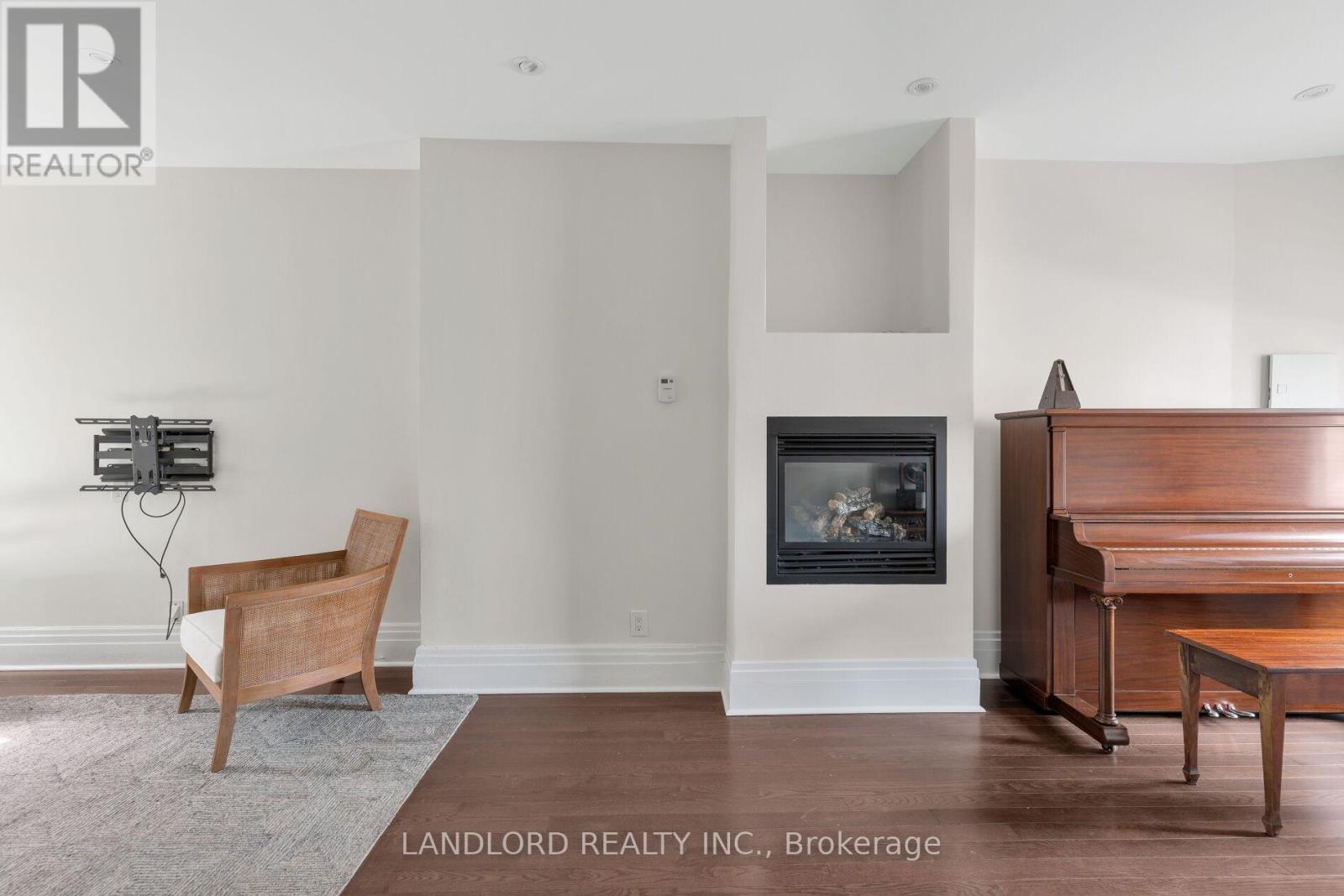 107a Scollard Street, Toronto, Ontario  M5R 1G4 - Photo 8 - C12940058