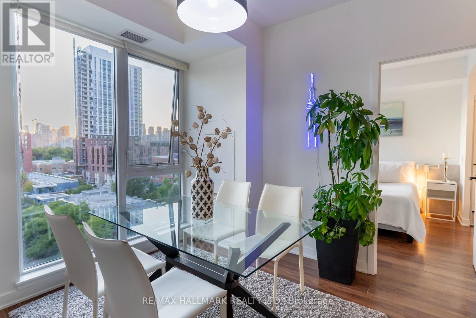 813 - 260 Sackville Street, Toronto, Ontario  M5A 0B3 - Photo 14 - C12940124