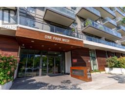 813 - 260 SACKVILLE STREET, Toronto, Ontario