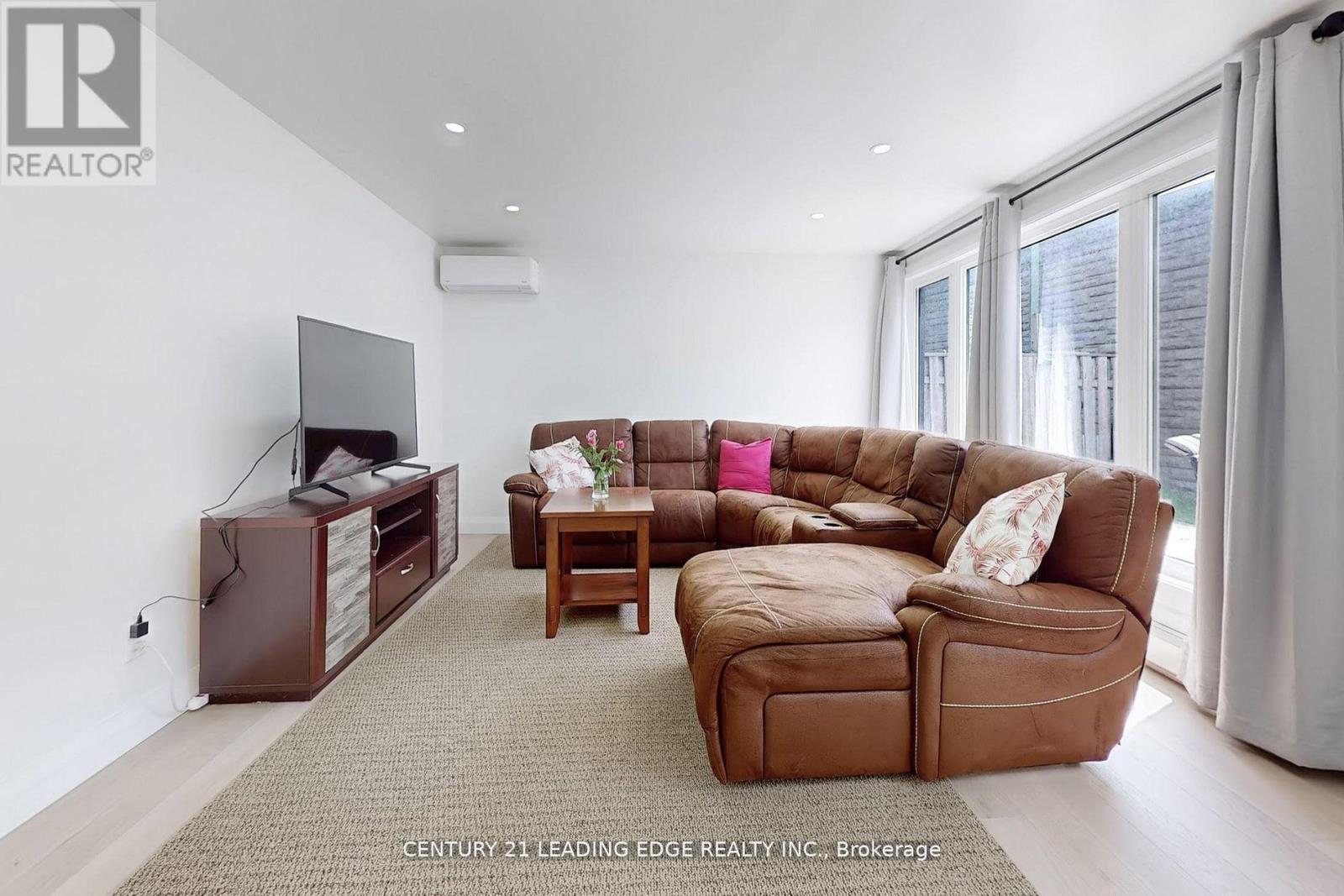 20 Bypass Court, Toronto, Ontario  M1T 1L1 - Photo 3 - E12939982