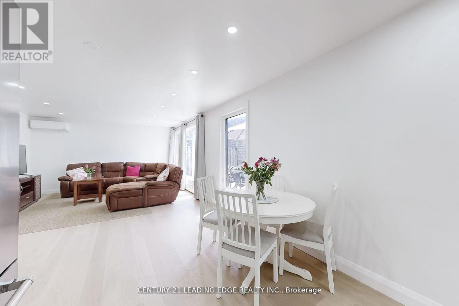 20 Bypass Court, Toronto, Ontario  M1T 1L1 - Photo 4 - E12939982