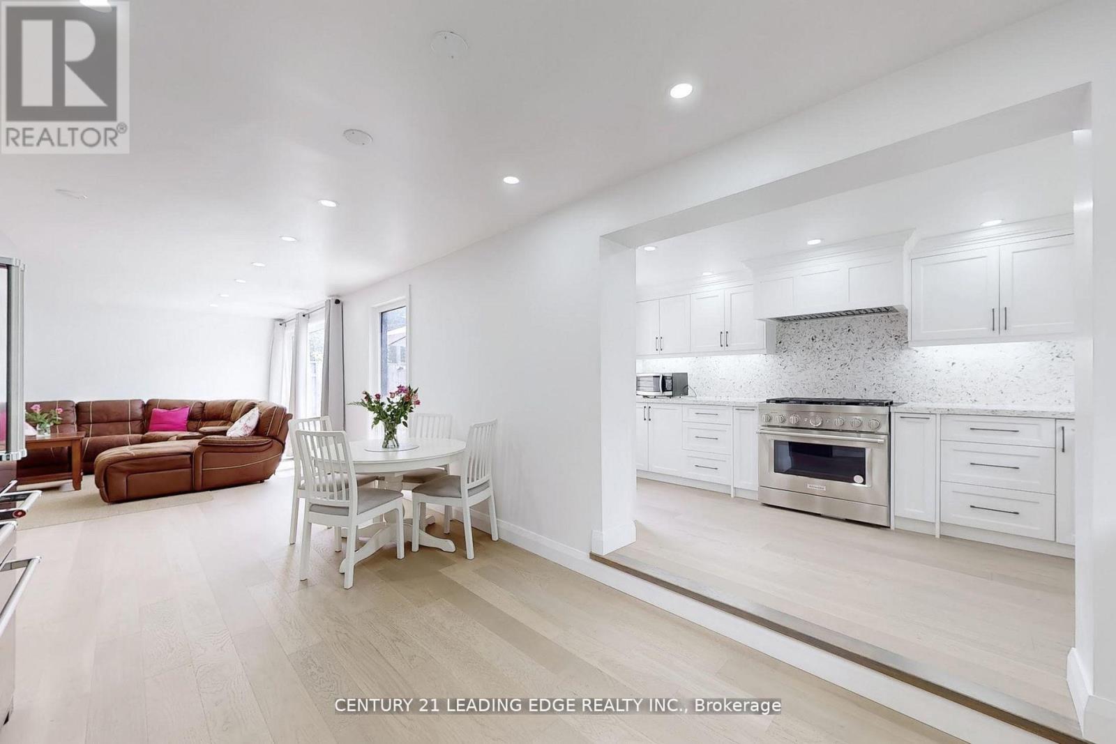 20 Bypass Court, Toronto, Ontario  M1T 1L1 - Photo 5 - E12939982