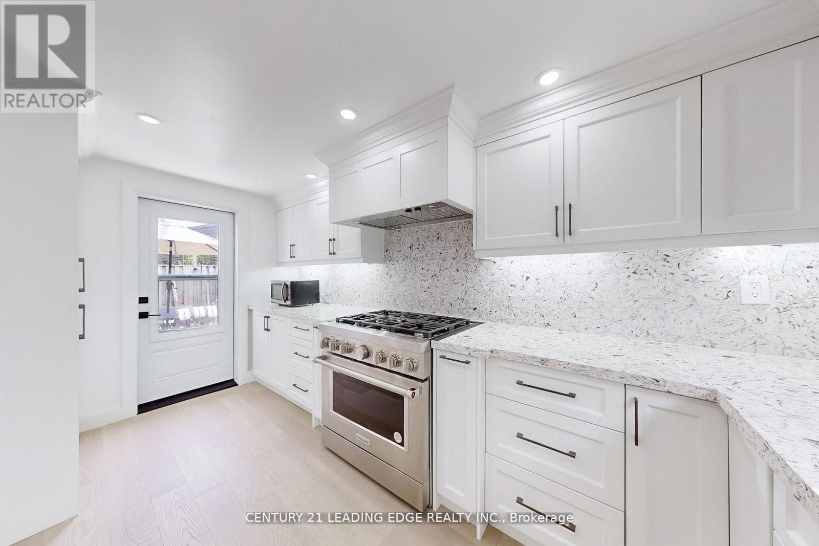 20 Bypass Court, Toronto, Ontario  M1T 1L1 - Photo 7 - E12939982