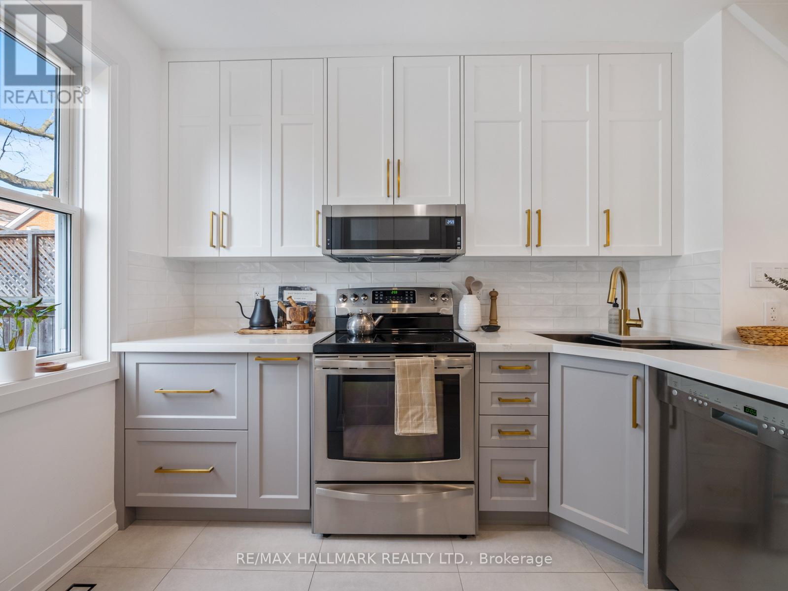 116 Coleman Avenue, Toronto, Ontario  M4C 1R1 - Photo 12 - E12940120